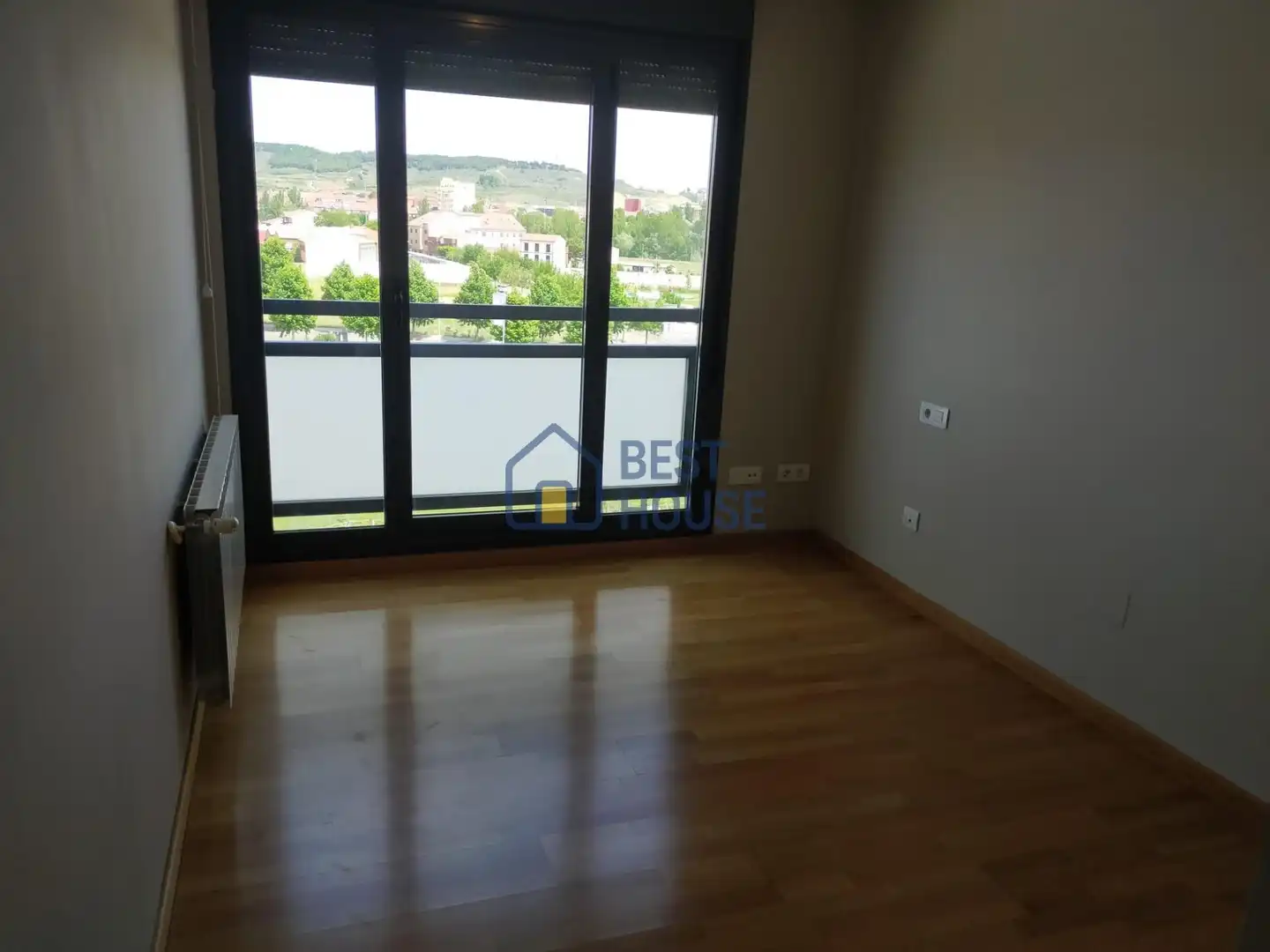 Habitación de Apartamento de alquiler en León Capital  con Calefacción y Trastero