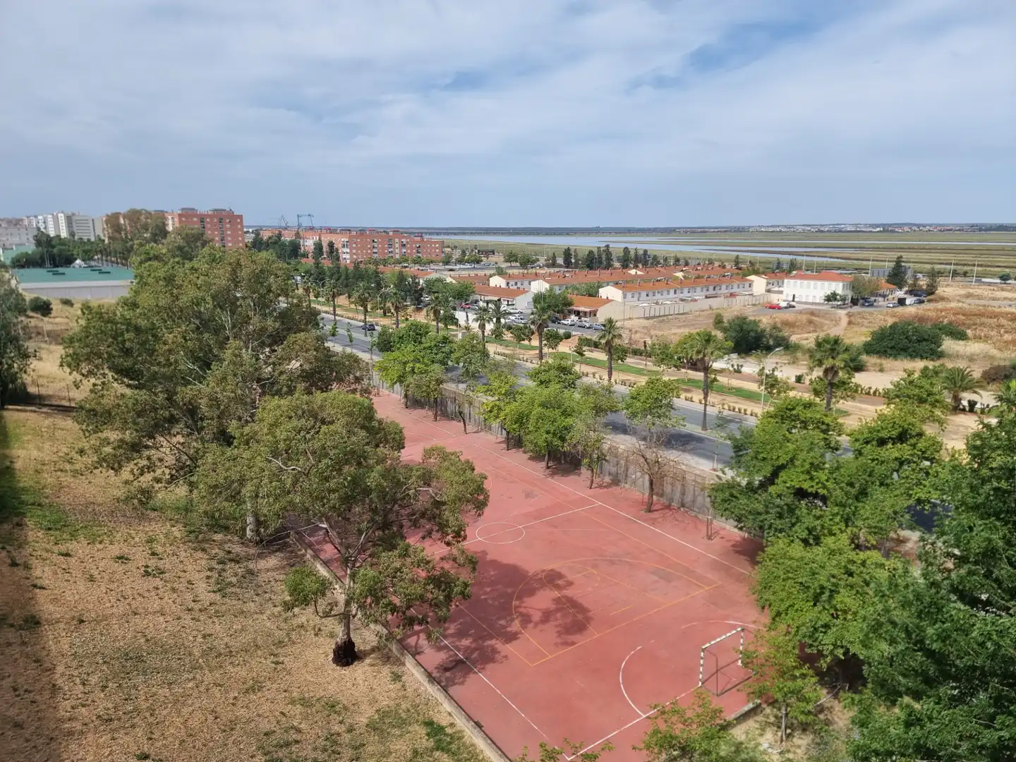 Vista exterior de Piso en venta en Huelva con Terraza