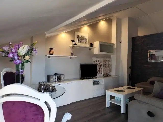Sala d'estar de Casa adosada en venda en Alaquàs amb Aire condicionat, Terrassa i Traster