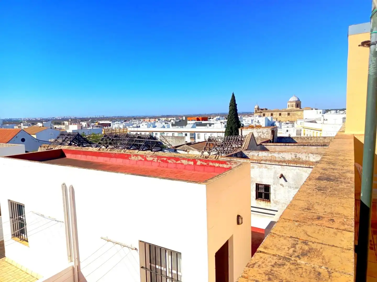 Vista exterior de Dúplex en venda en Chiclana de la Frontera amb Aire condicionat, Calefacció i Terrassa