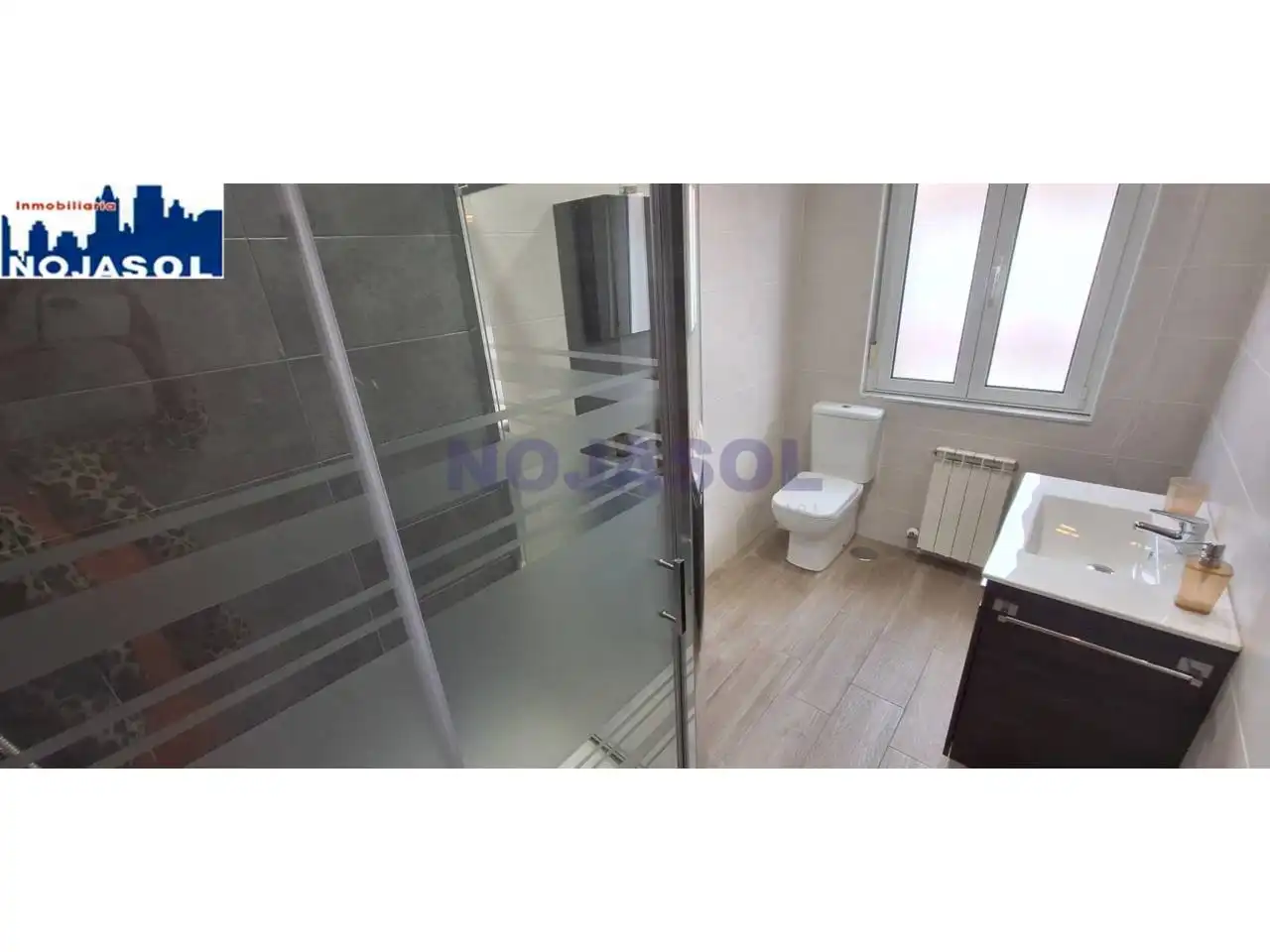 Badezimmer von Einfamilien-Reihenhaus zur Miete in Noja mit Heizung, Privatgarten und Terrasse