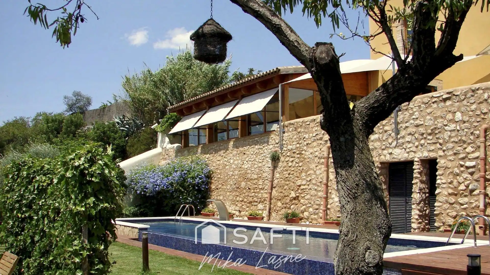 Jardí de Casa o xalet en venda en Sant Pere de Ribes amb Aire condicionat, Terrassa i Piscina