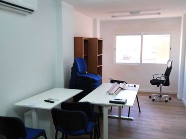 Oficina con ascensor en venta en Comedias