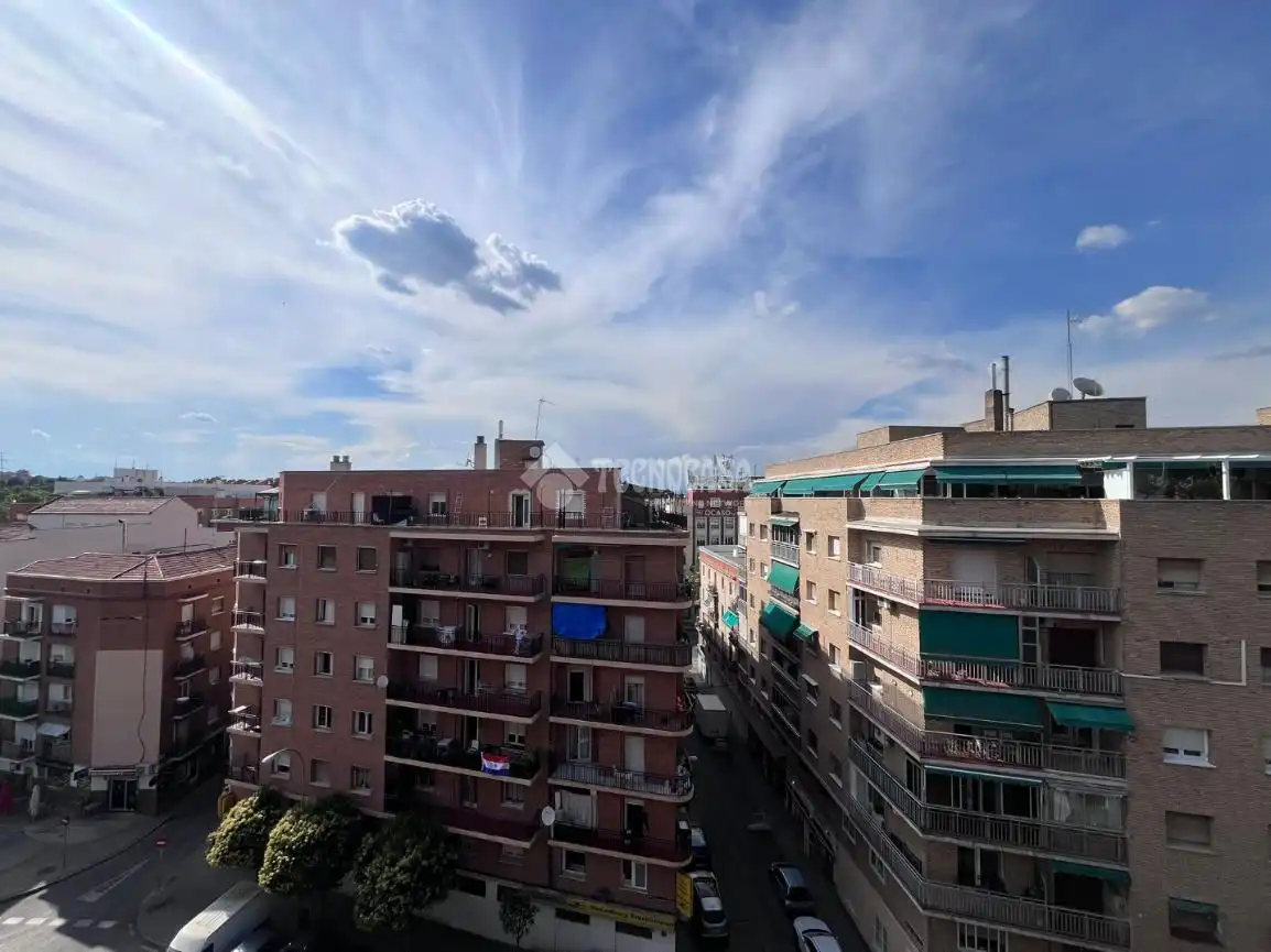 Außenansicht von Wohnung zum Verkauf in Madrid