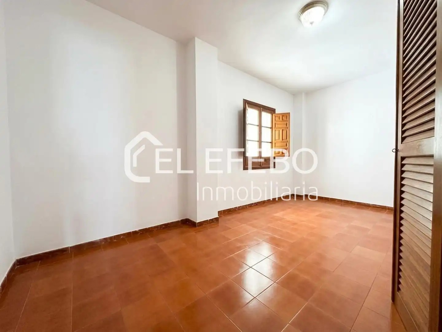 Casa o chalet en venta en Antequera con Terraza, Trastero y Piscina