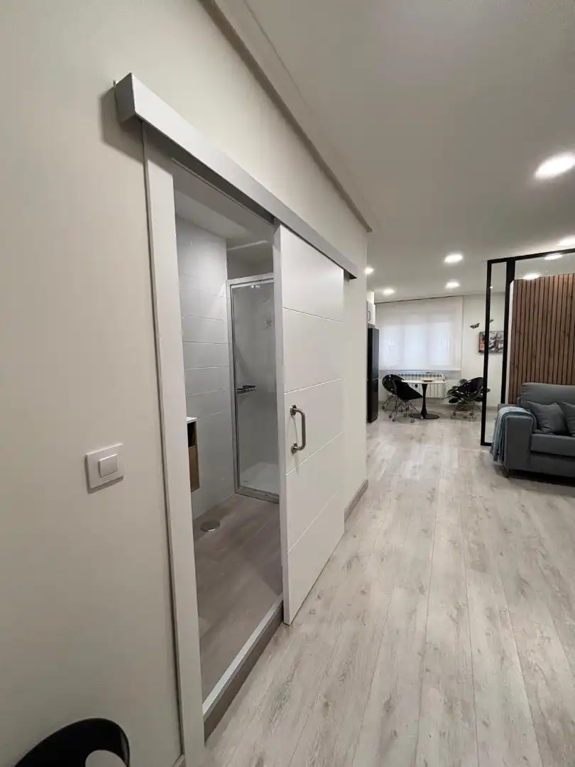 Baño de Apartamento de alquiler en Oviedo  con Calefacción, Parquet y Amueblado