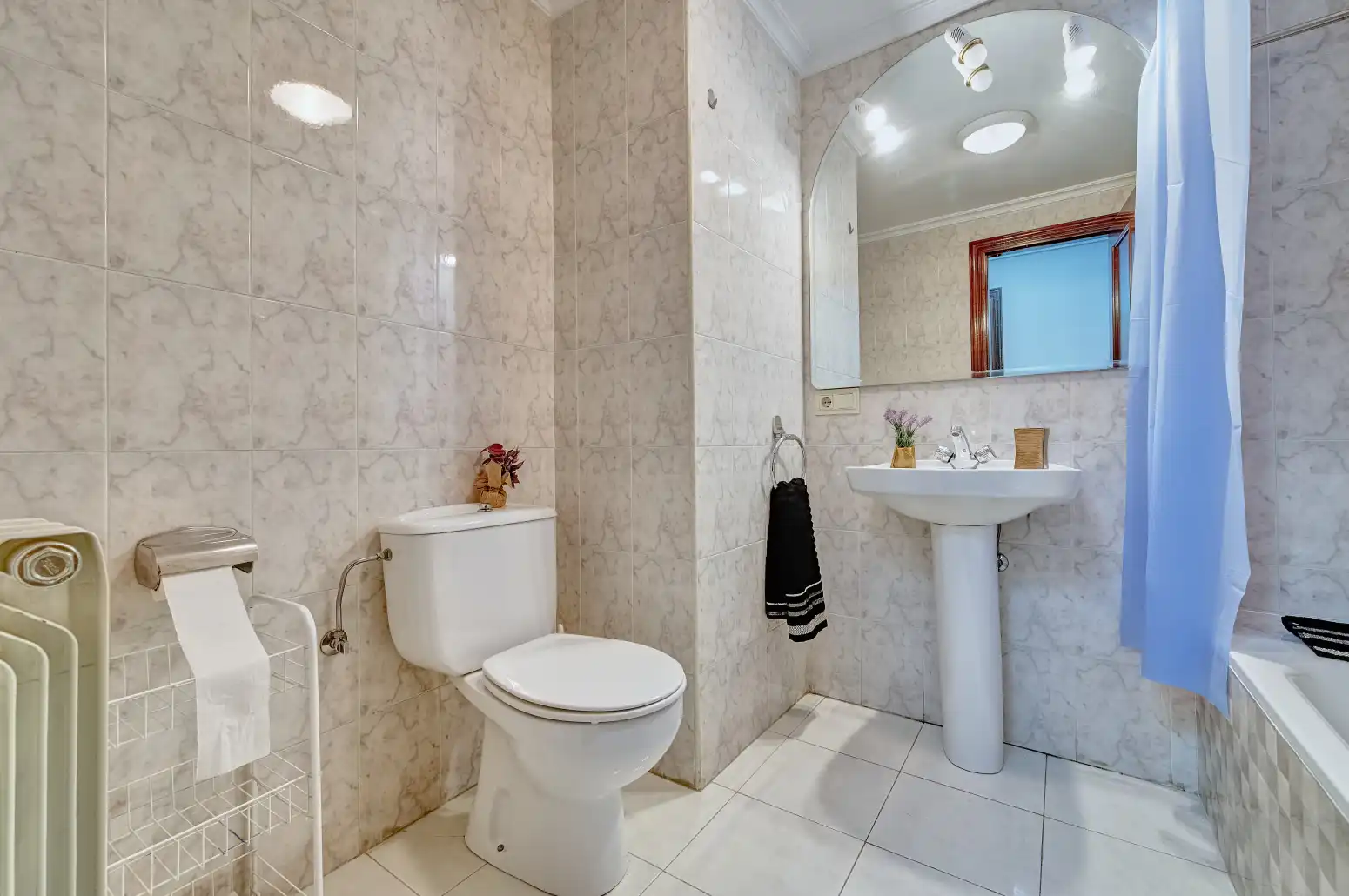 Baño de Ático en venta en  Pamplona / Iruña con Calefacción, Parquet y Balcón