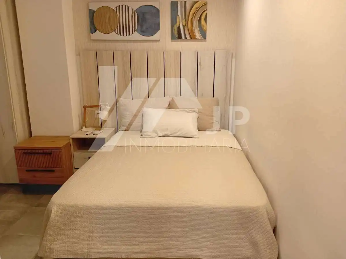Bedroom of Flat for rent in Granada  with Air Conditioner, Heating and Parquet flooring