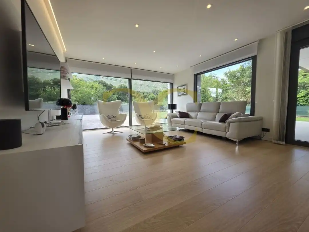 Sala de estar de Casa o chalet en venta en Llanes con Calefacción, Jardín privado y Terraza