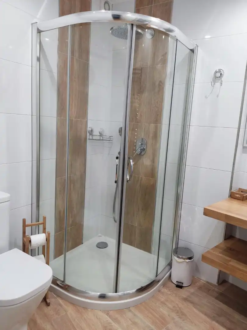 Bany de Pis de lloguer en Santiago de Compostela  amb Calefacció, Parquet i Moblat