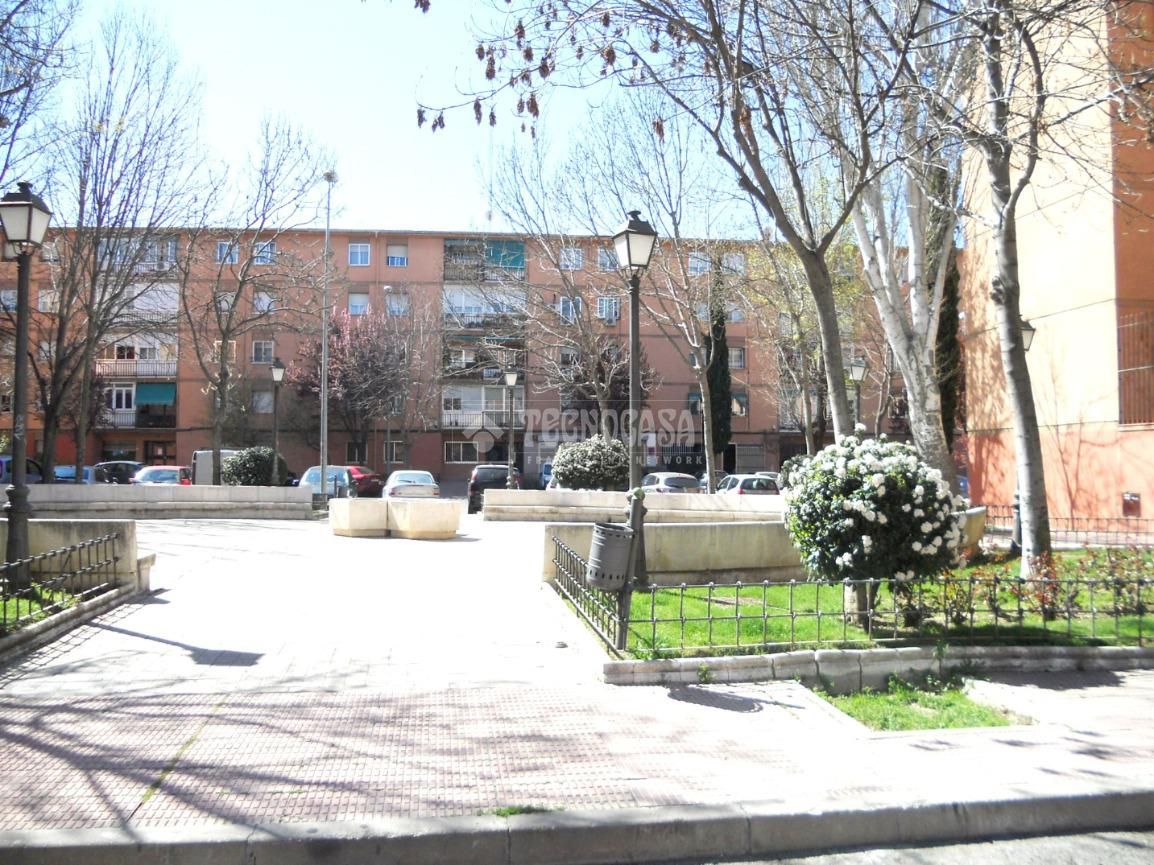 Vista exterior de Local en venta en Móstoles