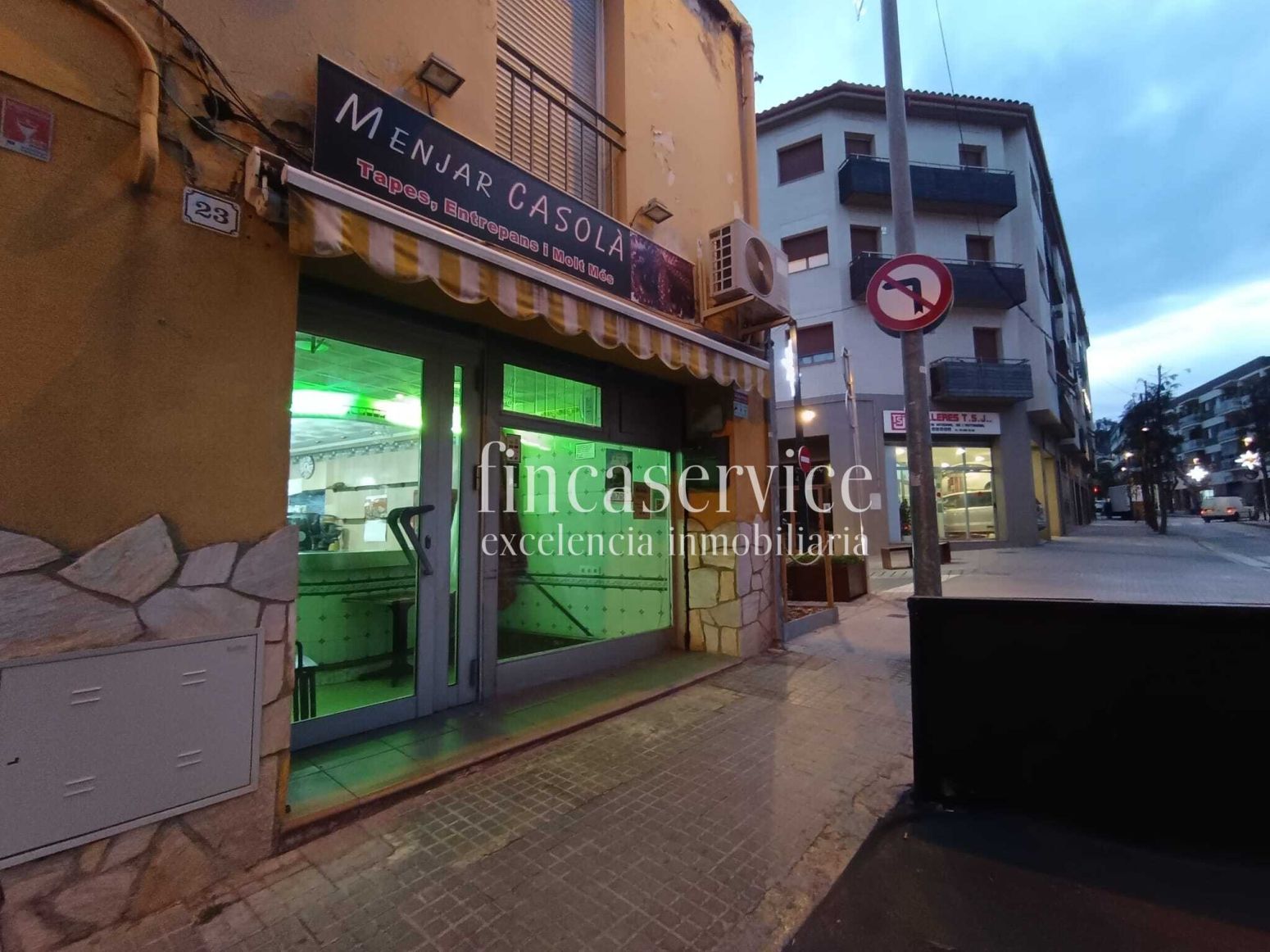 Local de alquiler en Sant Vicenç dels Horts - CL ANGEL GUIMERA