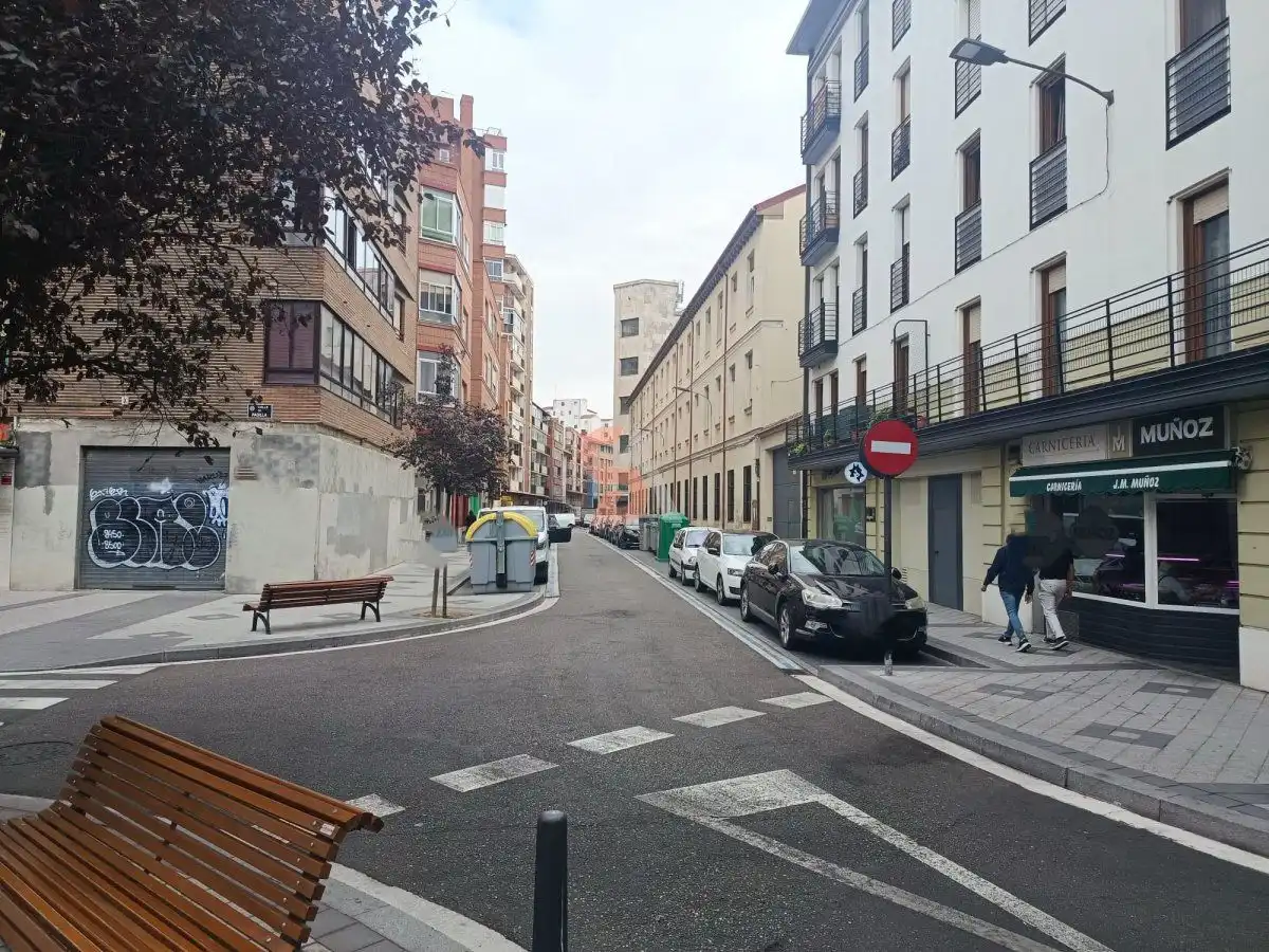 Exterior view of Commercial properties for sale in Valladolid  with Air Conditioner