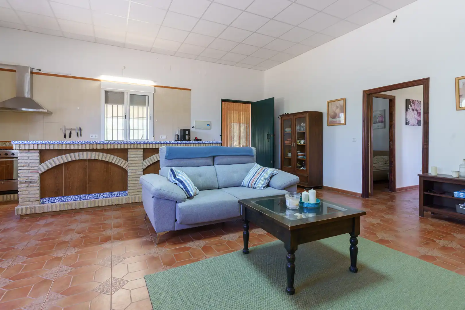 Sala de estar de Finca rústica en venta en La Palma del Condado con Jardín privado, Terraza y Piscina