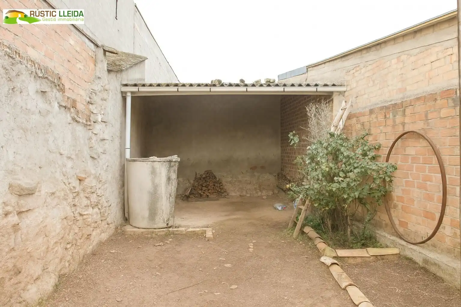 Vista exterior de Local de alquiler en Sant Martí de Riucorb