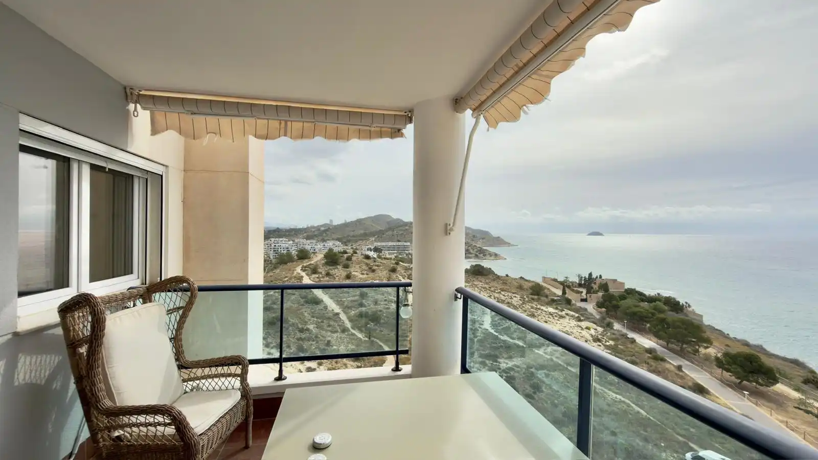 Terrasse von Dachboden zum Verkauf in Villajoyosa / La Vila Joiosa mit Klimaanlage, Privatgarten und Terrasse