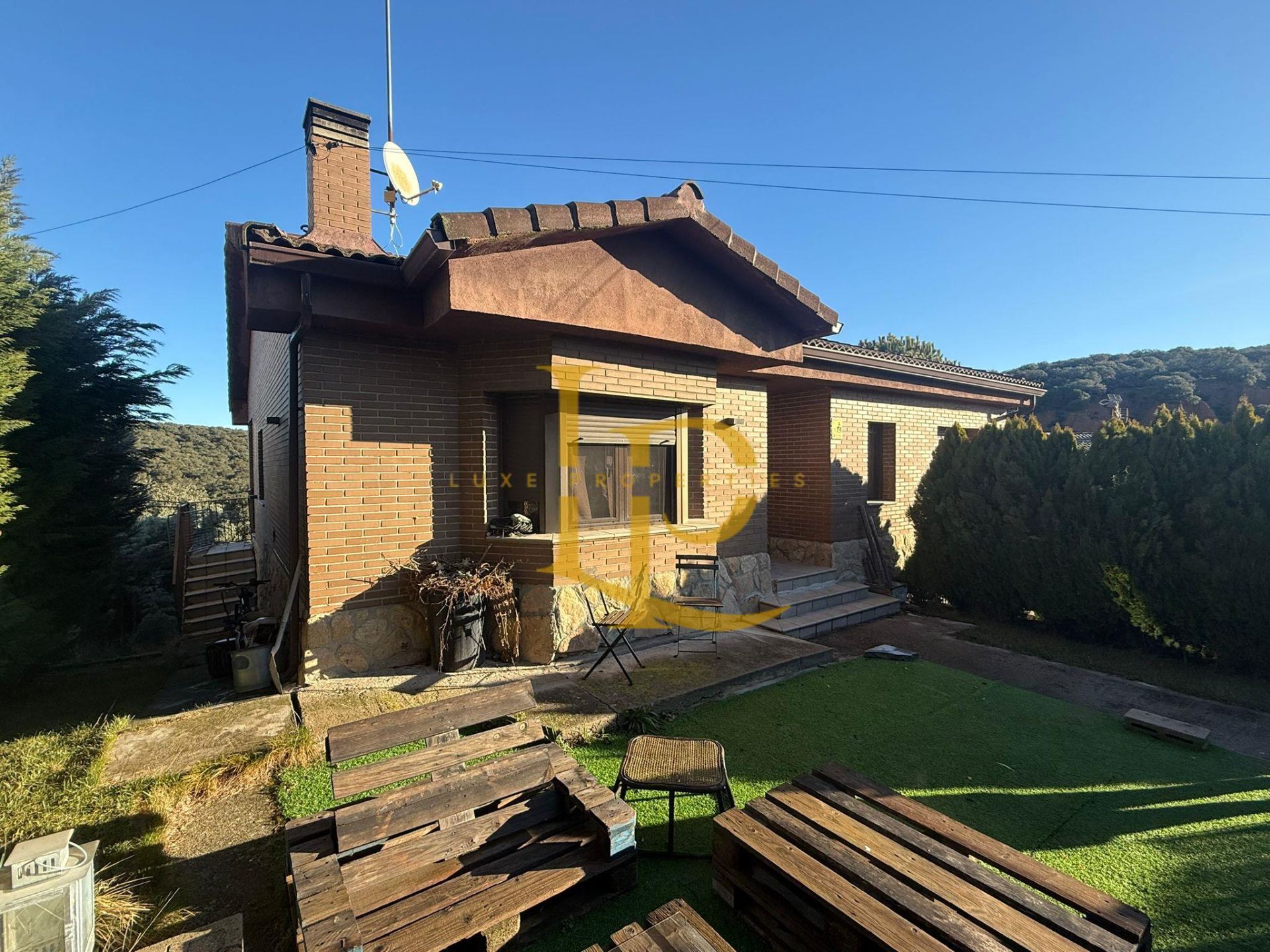 Exterior view of House or chalet for sale in El Casar  with Heating, Private garden and Terrace