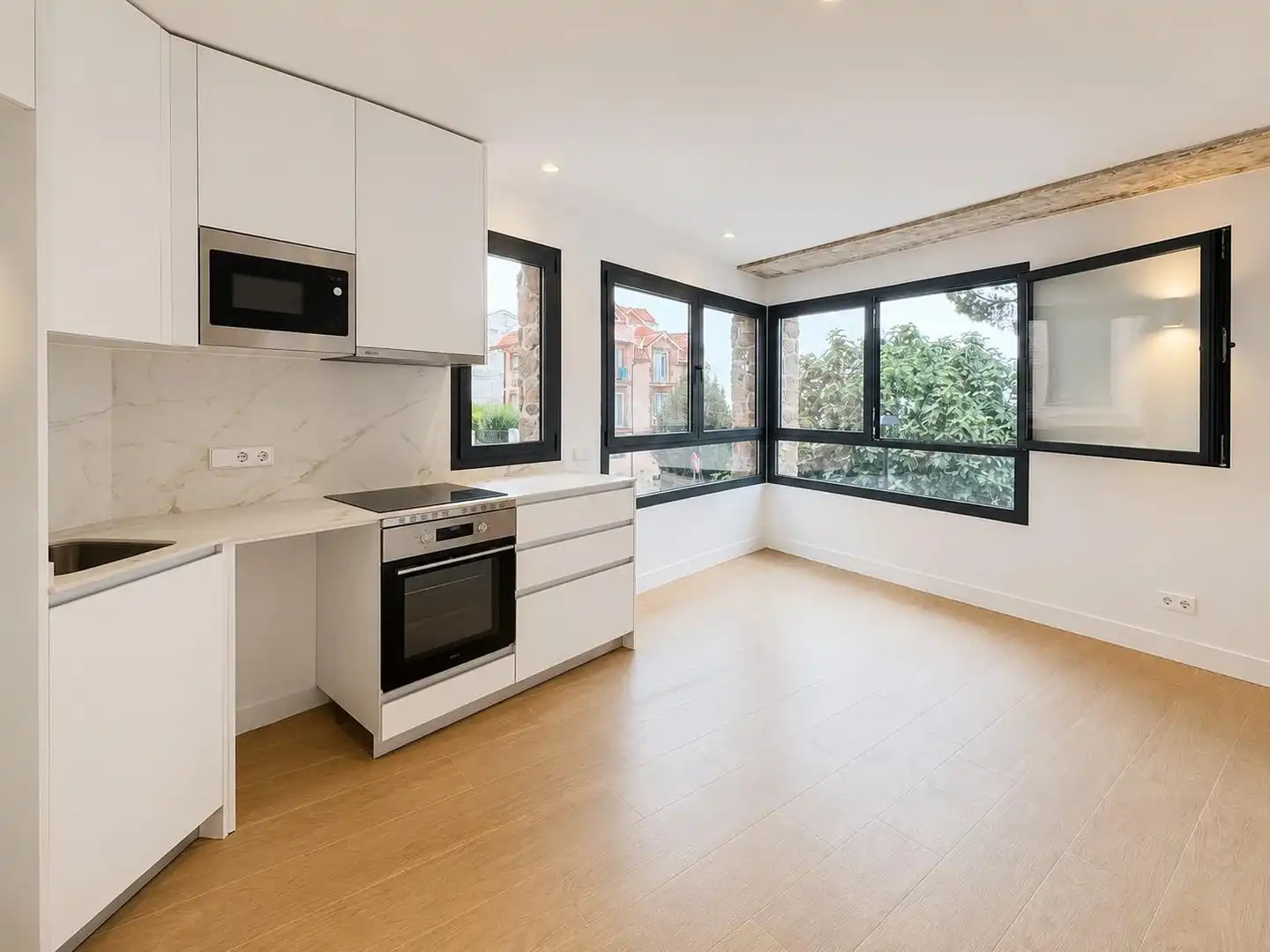 Cocina de Dúplex en venta en Miraflores de la Sierra con Aire acondicionado y Calefacción