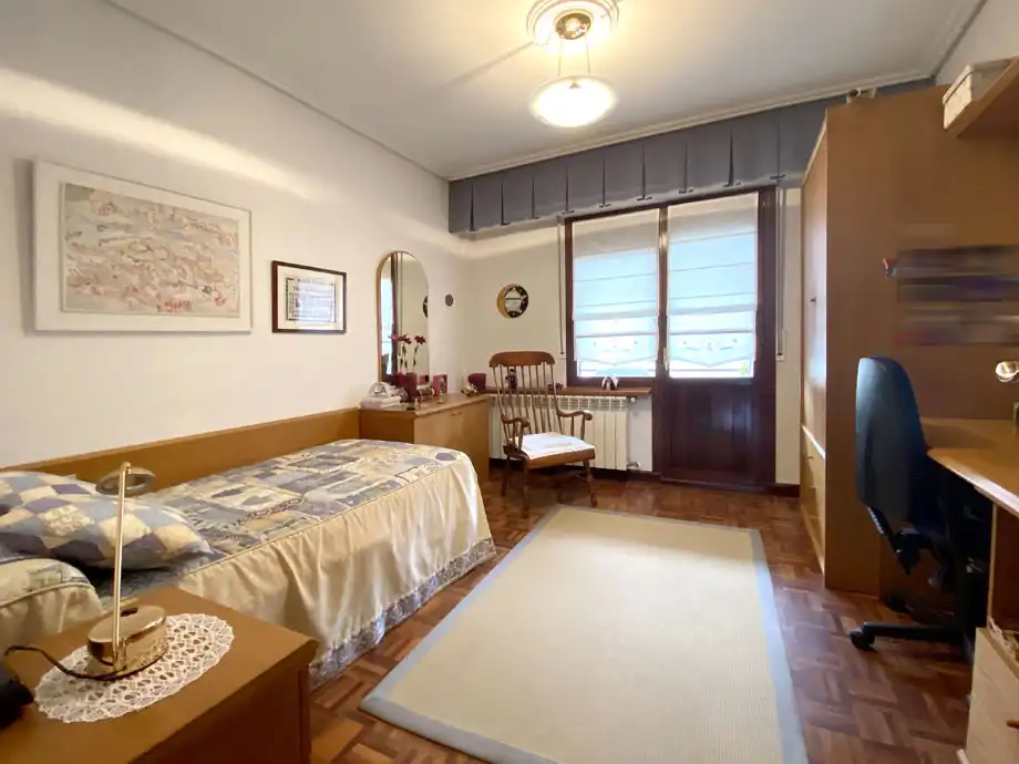 Bedroom of Houses for sale in Vitoria - Gasteiz  with Heating, Private garden and Parquet flooring
