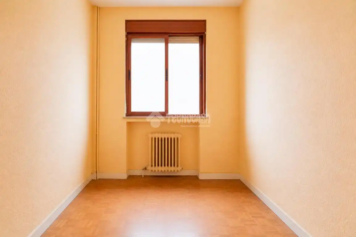 Habitación de Piso en venta en Madrid con Calefacción y Terraza