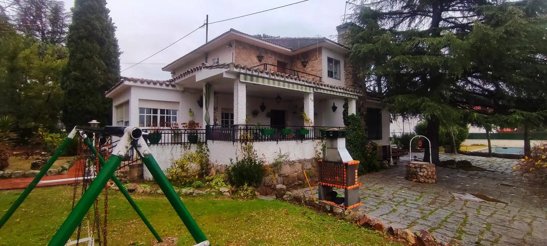 Außenansicht von Haus oder Chalet zum Verkauf in Moralzarzal mit Heizung, Privatgarten und Terrasse