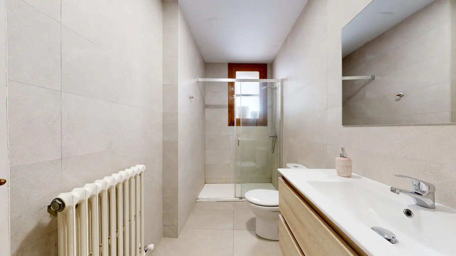 Baño de Piso en venta en Tafalla con Calefacción y Balcón