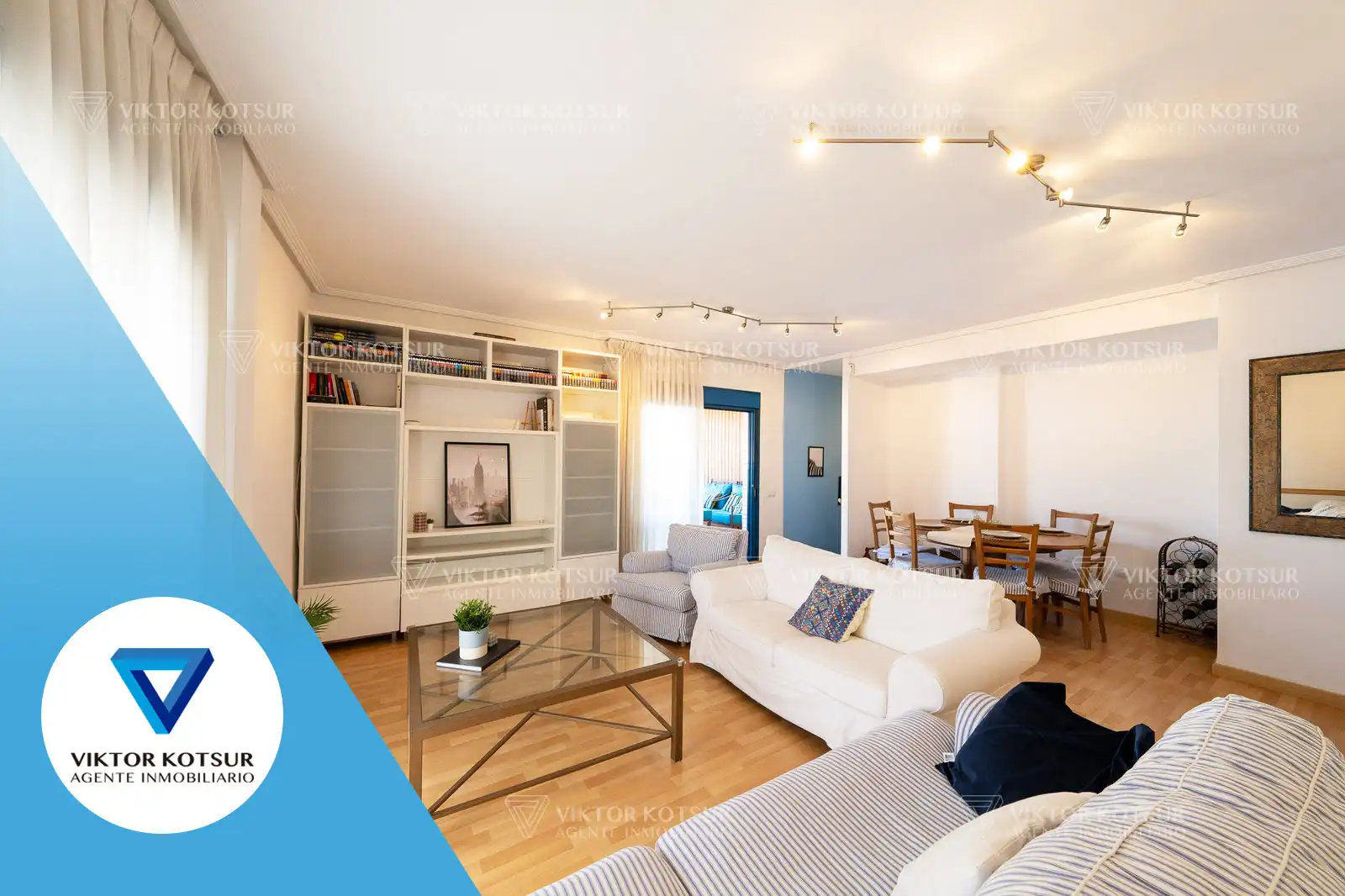 Sala de estar de Ático en venta en Roquetas de Mar con Aire acondicionado, Parquet y Terraza