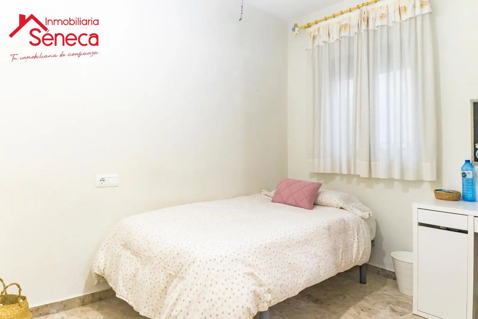 Schlafzimmer von Einfamilien-Reihenhaus zum Verkauf in Córdoba mit Klimaanlage, Heizung und Terrasse