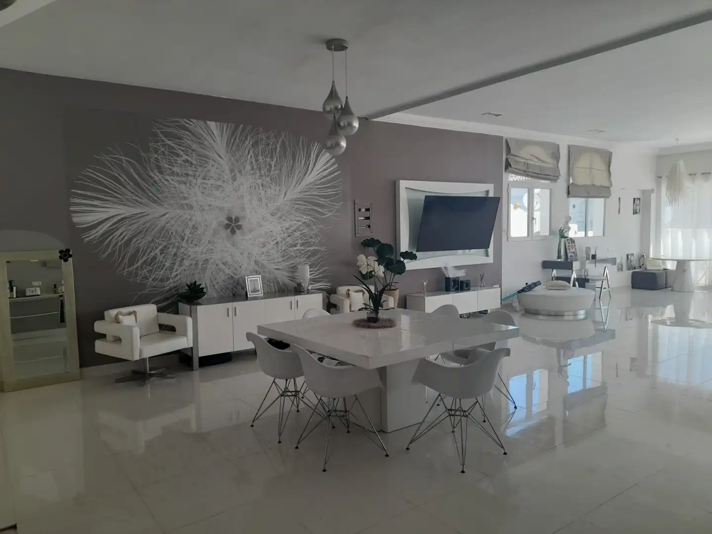 Menjador de Casa o xalet en venda en Marbella amb Aire condicionat, Jardí privat i Terrassa