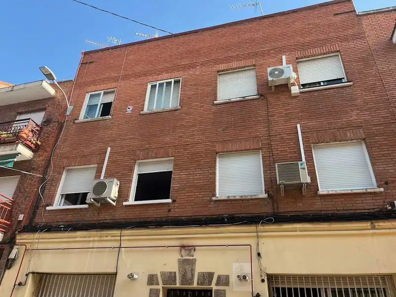 Vista exterior de Planta baja en venta en Madrid con Aire acondicionado, Calefacción y Jardín privado