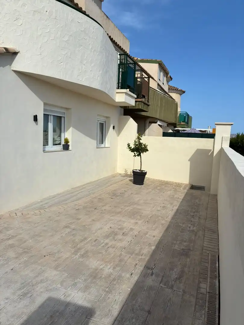 Casa a schiera con piscina in vendita a Avinguda de la  Costa Blanca, imagen 4