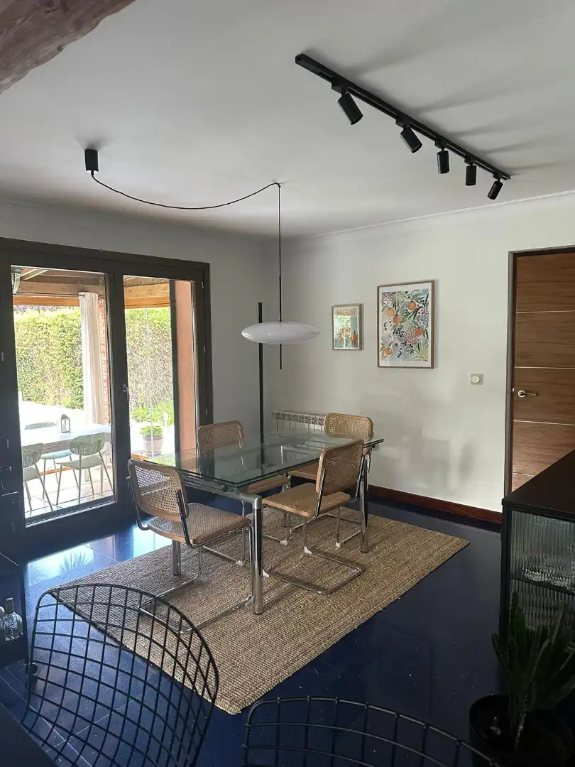 Comedor de Casa o chalet en venta en Boadilla del Monte con Aire acondicionado, Calefacción y Jardín privado