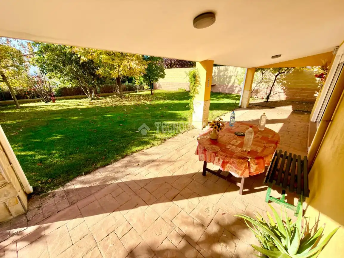 Terrassa de Casa o xalet en venda en Cabanillas del Campo amb Calefacció i Piscina comunitària