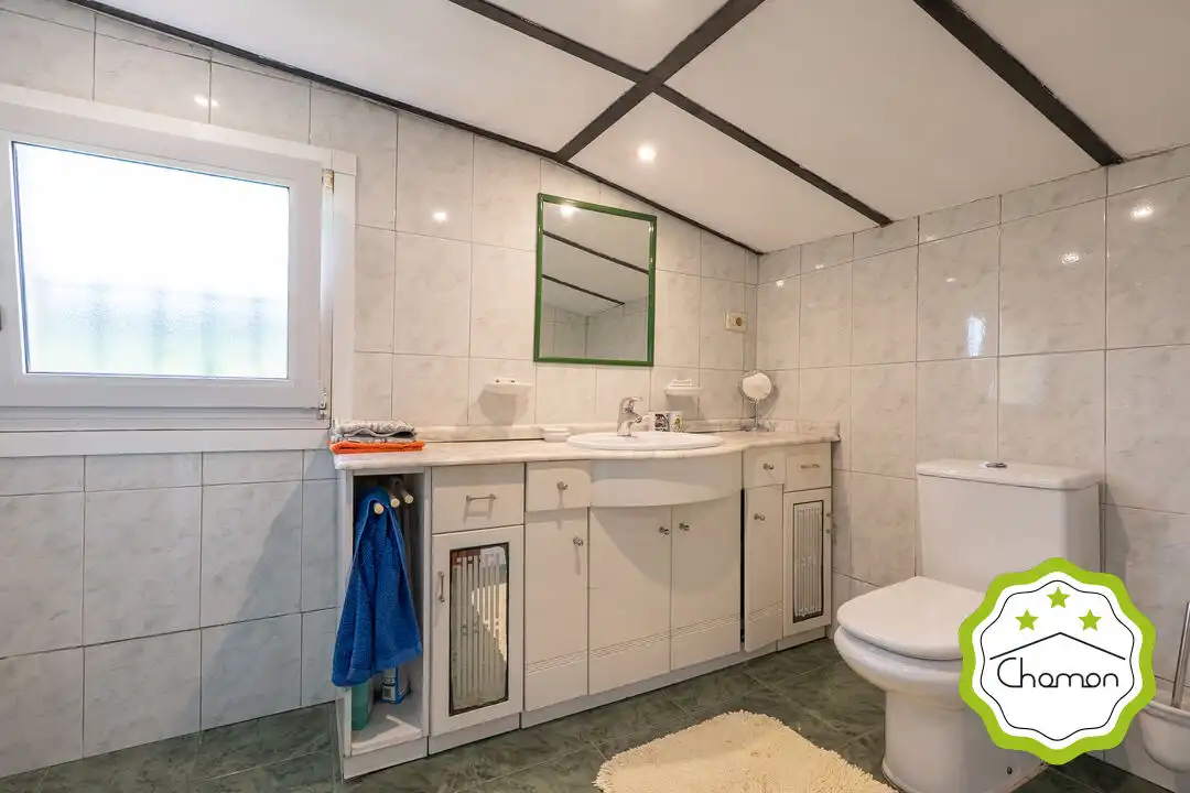 Badezimmer von Country house zum Verkauf in Erandio mit Heizung, Privatgarten und Terrasse