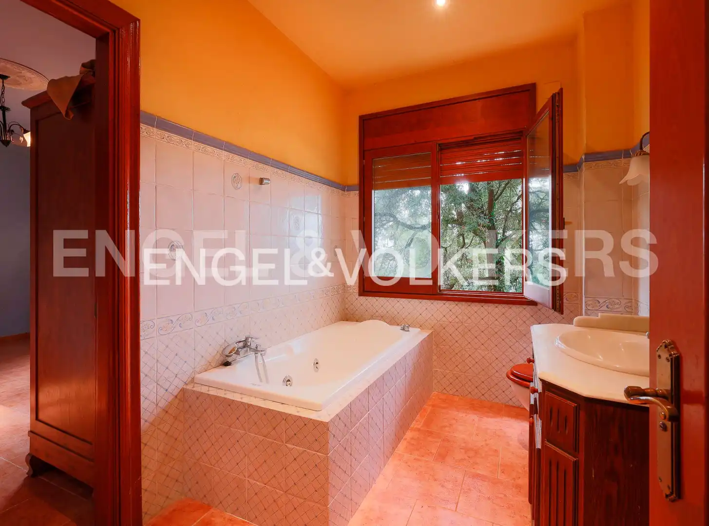 Baño de Casa o chalet en venta en Montcada i Reixac con Calefacción, Jardín privado y Terraza