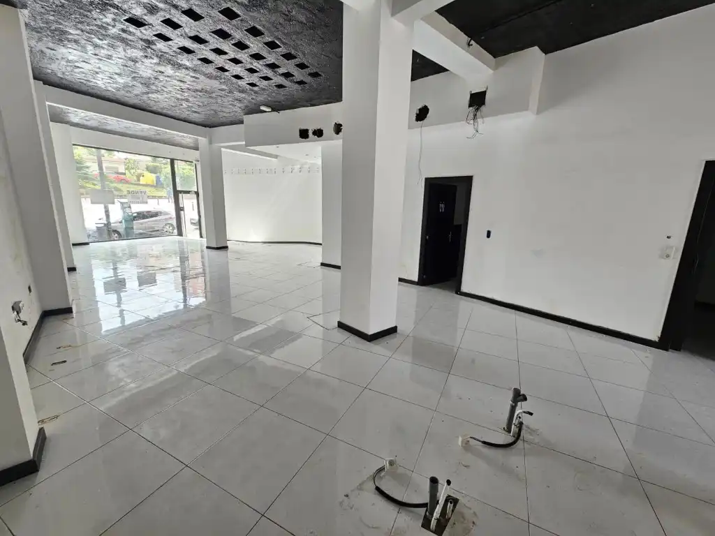 Locale commerciale in vendita a Avenida Fernández Balsera, imagen 4