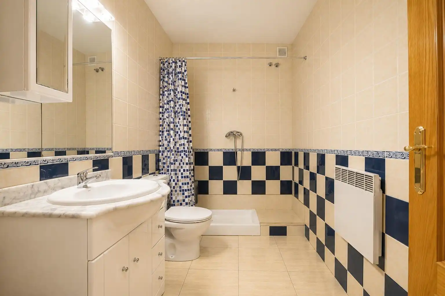 Baño de Casa adosada en venta en Mont-roig del Camp