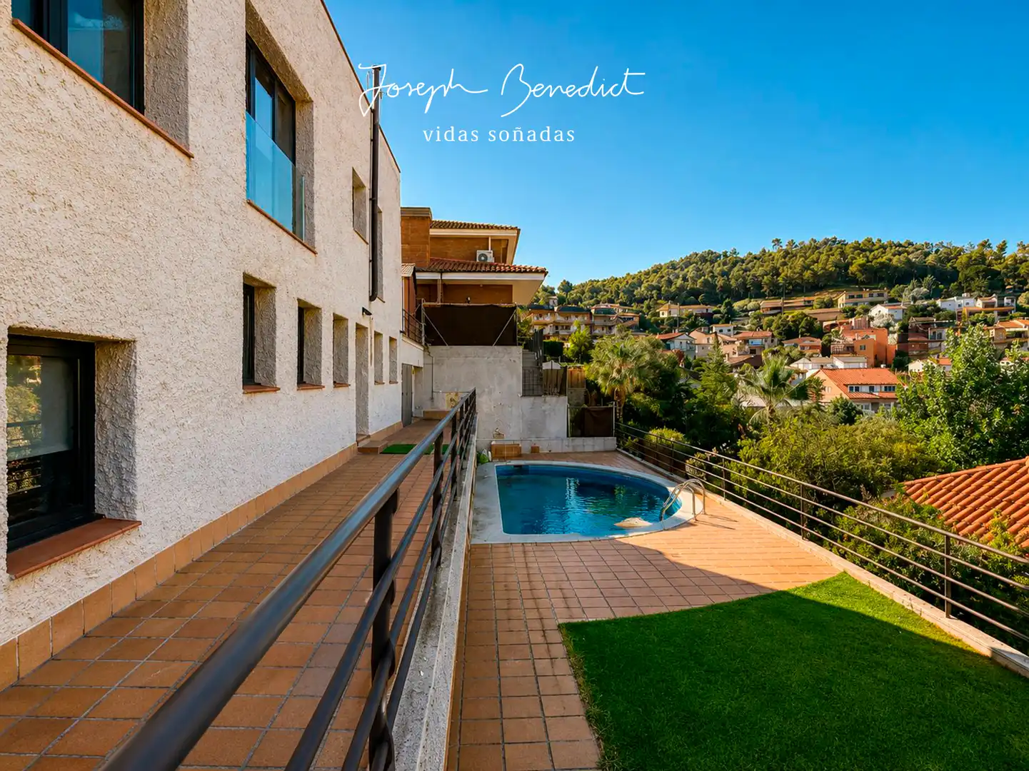 Swimming pool of Houses for sale in Torrelles de Llobregat  with Air Conditioner, Heating and Private garden