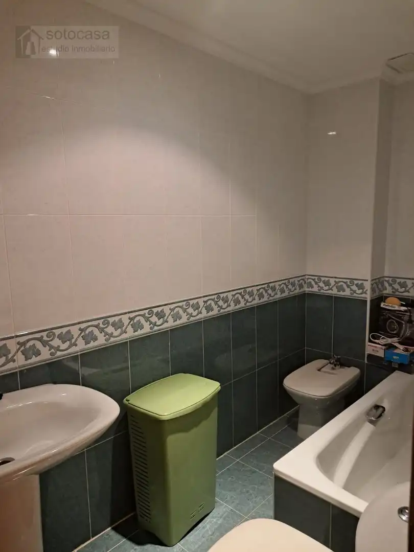 Bathroom of Attic for rent in Valladolid  with Heating, Terrace and Swimming Pool