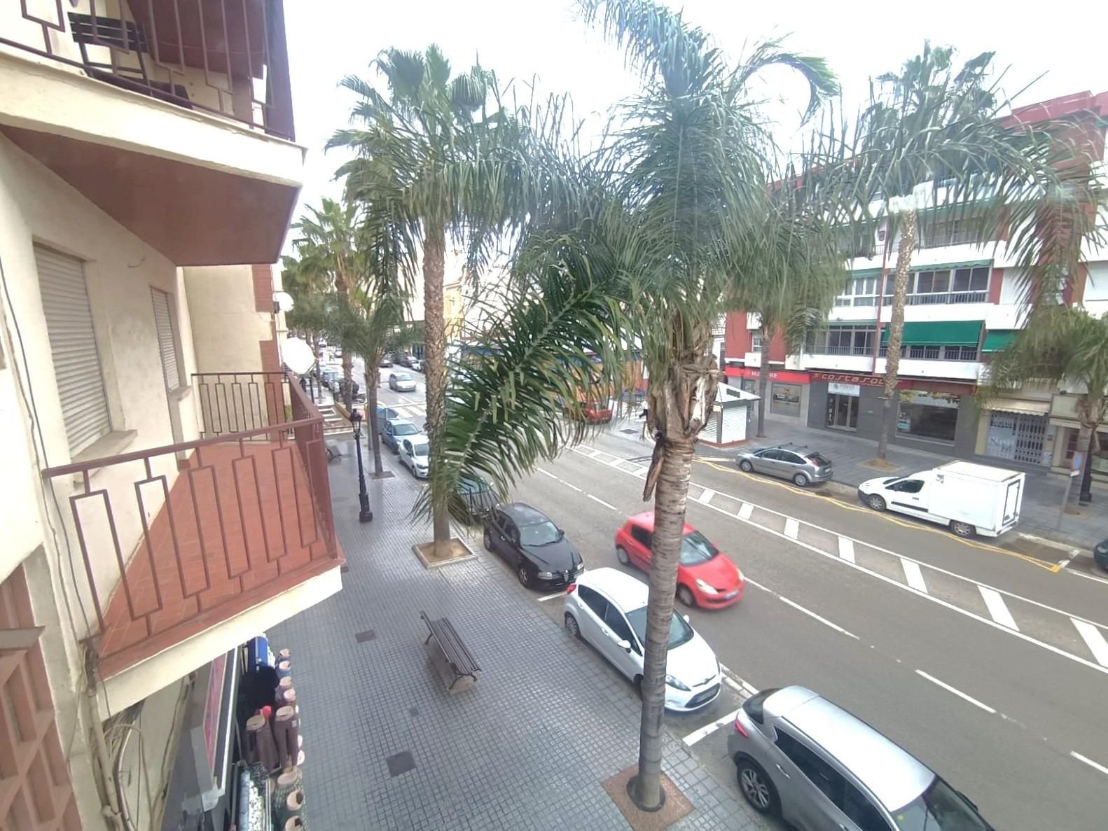 Vista exterior de Pis en venda en Vélez-Málaga amb Terrassa