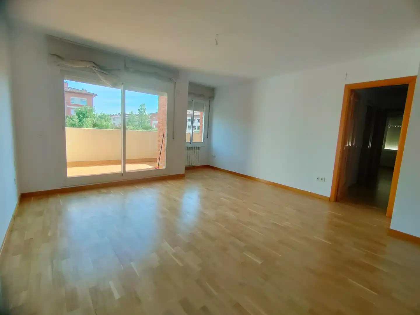 Sala de estar de Ático de alquiler en Sant Cugat del Vallès con Calefacción, Parquet y Terraza