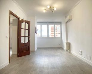 Bedroom of Flat to rent in  Madrid Capital  with Air Conditioner, Heating and Parquet flooring