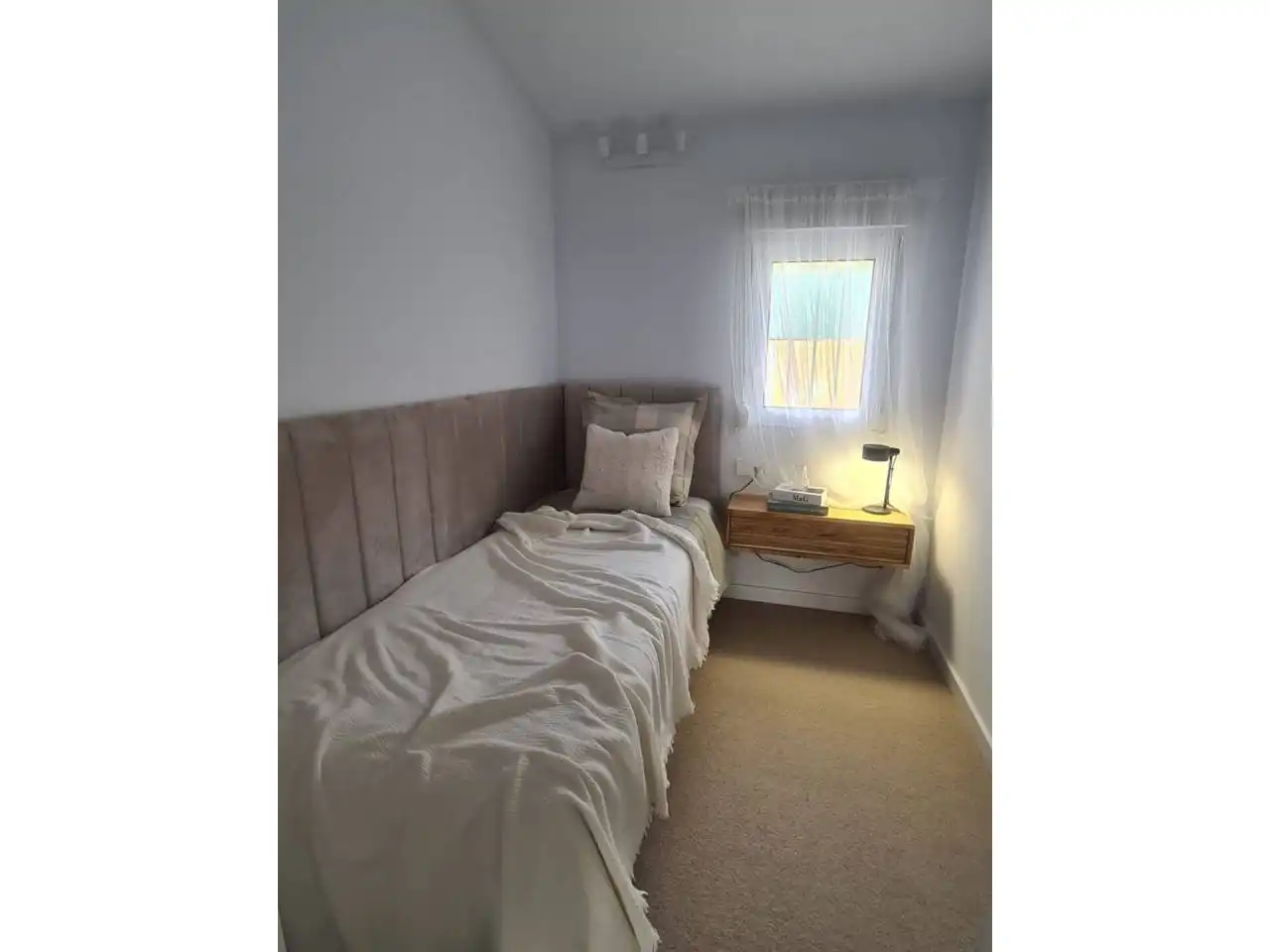 Schlafzimmer von Haus oder Chalet zum Verkauf in Lloret de Mar mit Klimaanlage, Heizung und Privatgarten