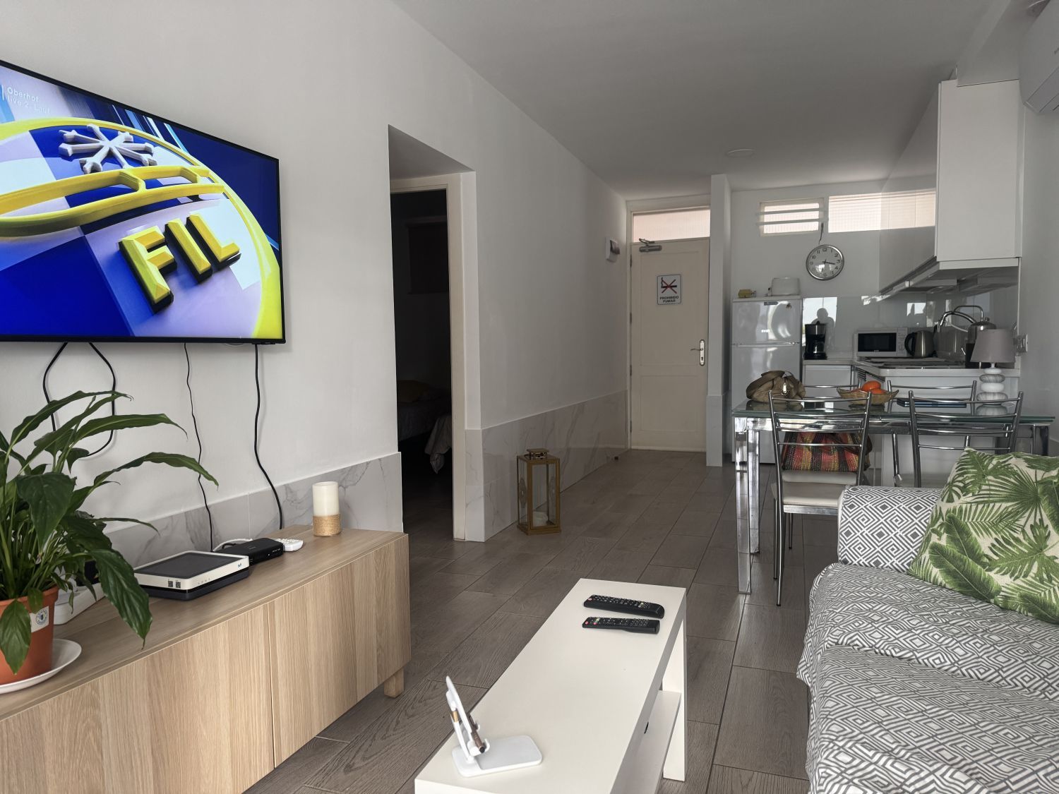 Living room of Apartment for sale in San Bartolomé de Tirajana  with Air Conditioner, Terrace and Furnished