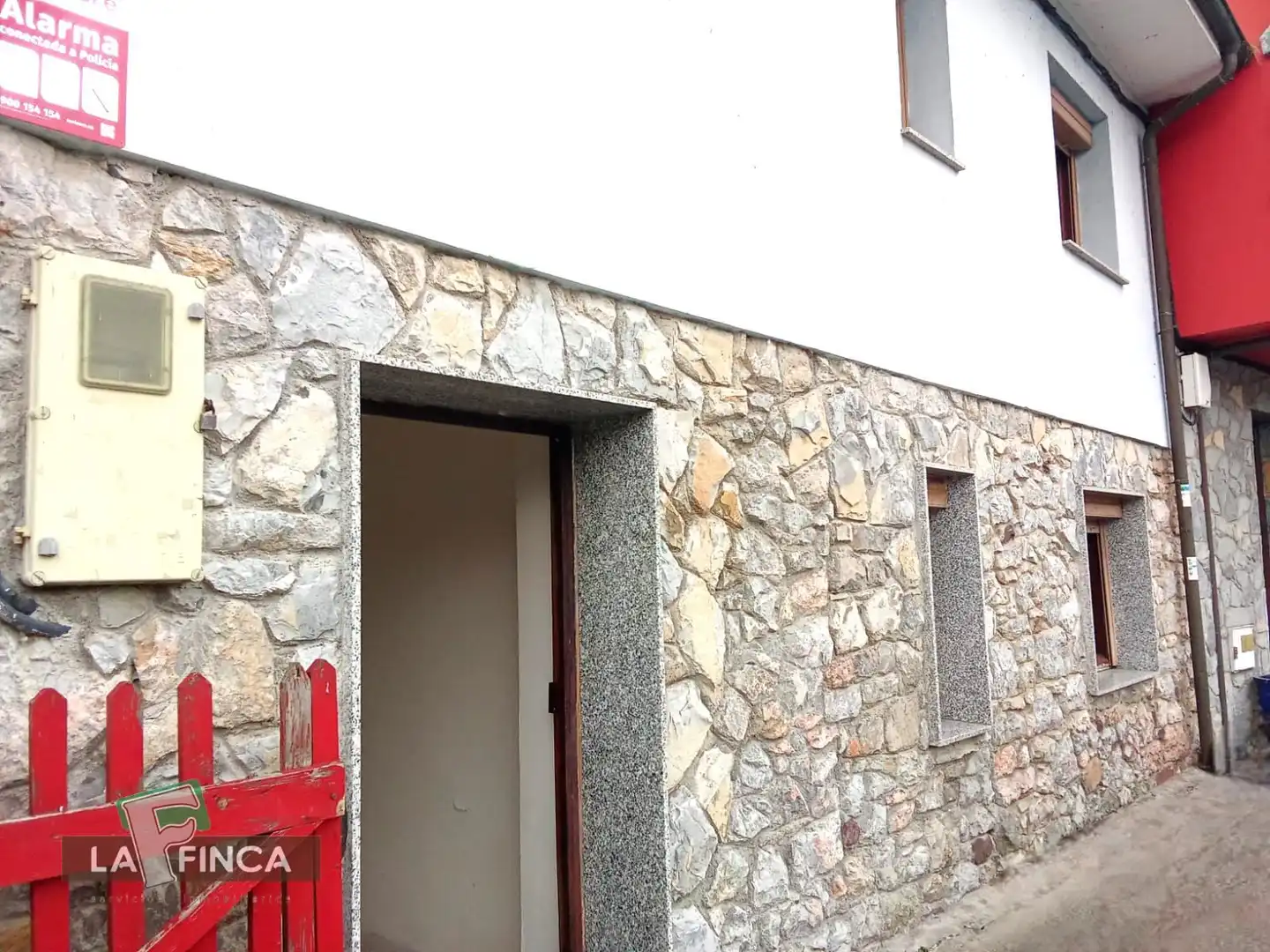 Casa adosada en venda a VEGALENCIA, Ribera de Arriba