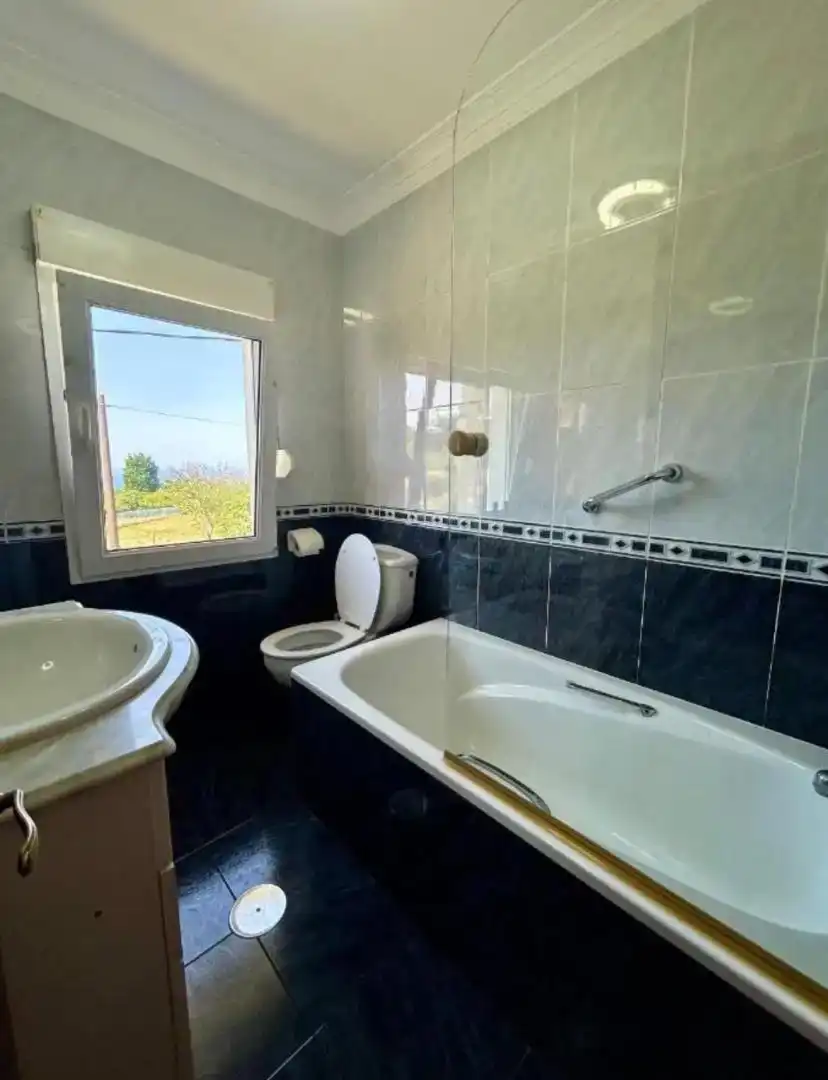 Badezimmer von Country house zur Miete in Cudillero mit Privatgarten, Abstellraum und Möbliert