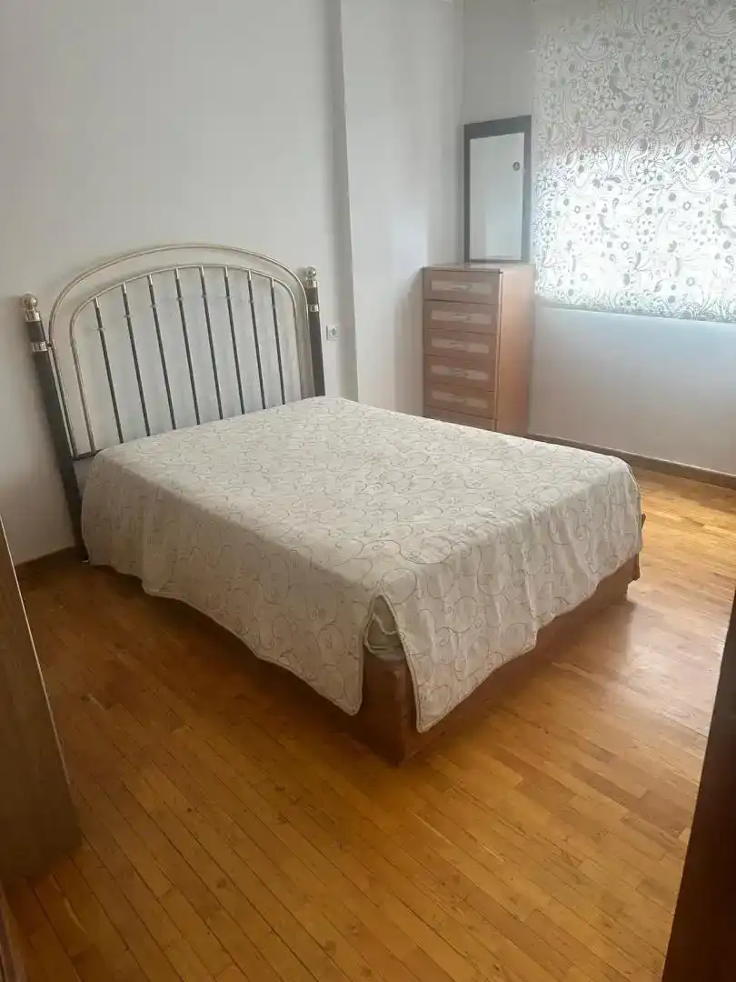 Schlafzimmer von Wohnung zur Miete in La Bañeza  mit Privatgarten und Möbliert