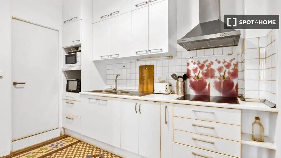 Flat with terrace to rent in Ciutat Vella, imagen 6