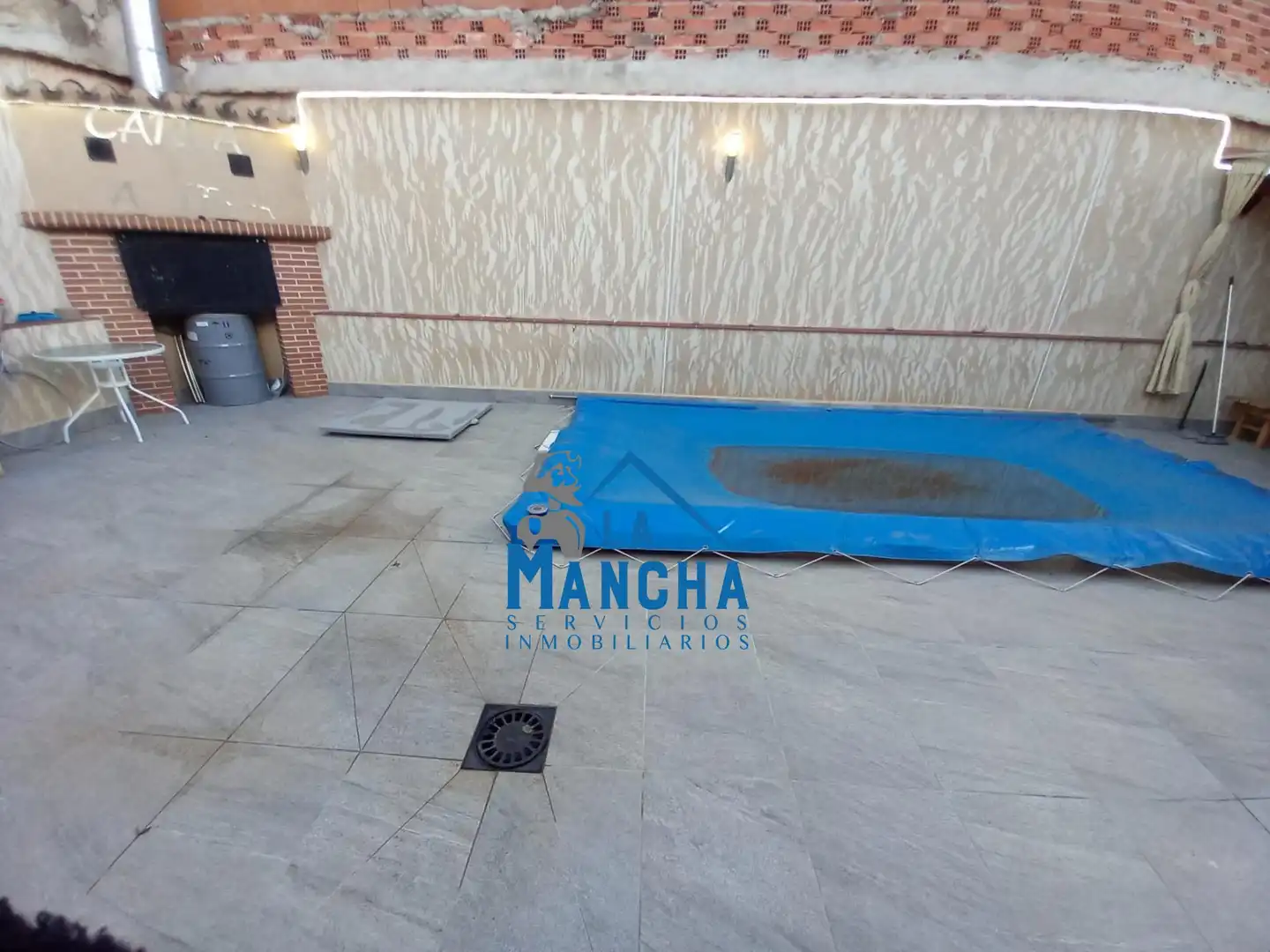 Terrassa de Casa o xalet en venda en Madrigueras amb Piscina i Moblat