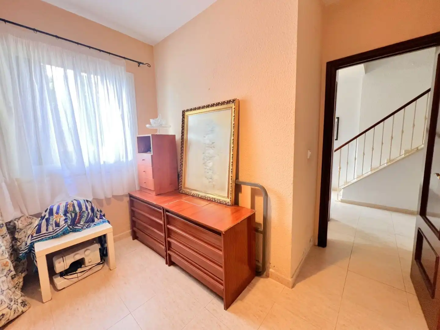 Habitación de Casa adosada en venta en Ayamonte con Aire acondicionado, Terraza y Trastero